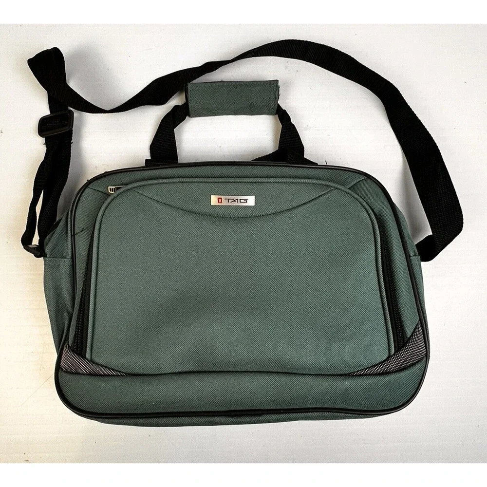 Tag travel laptop